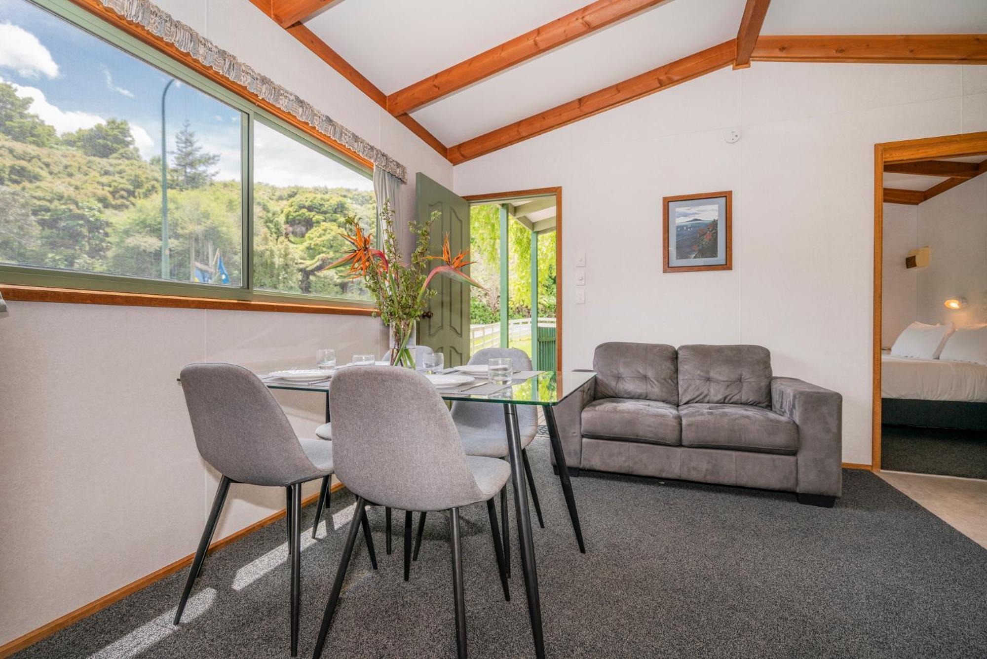 Coromandel Shelly Beach Top 10 Holiday Park Экстерьер фото