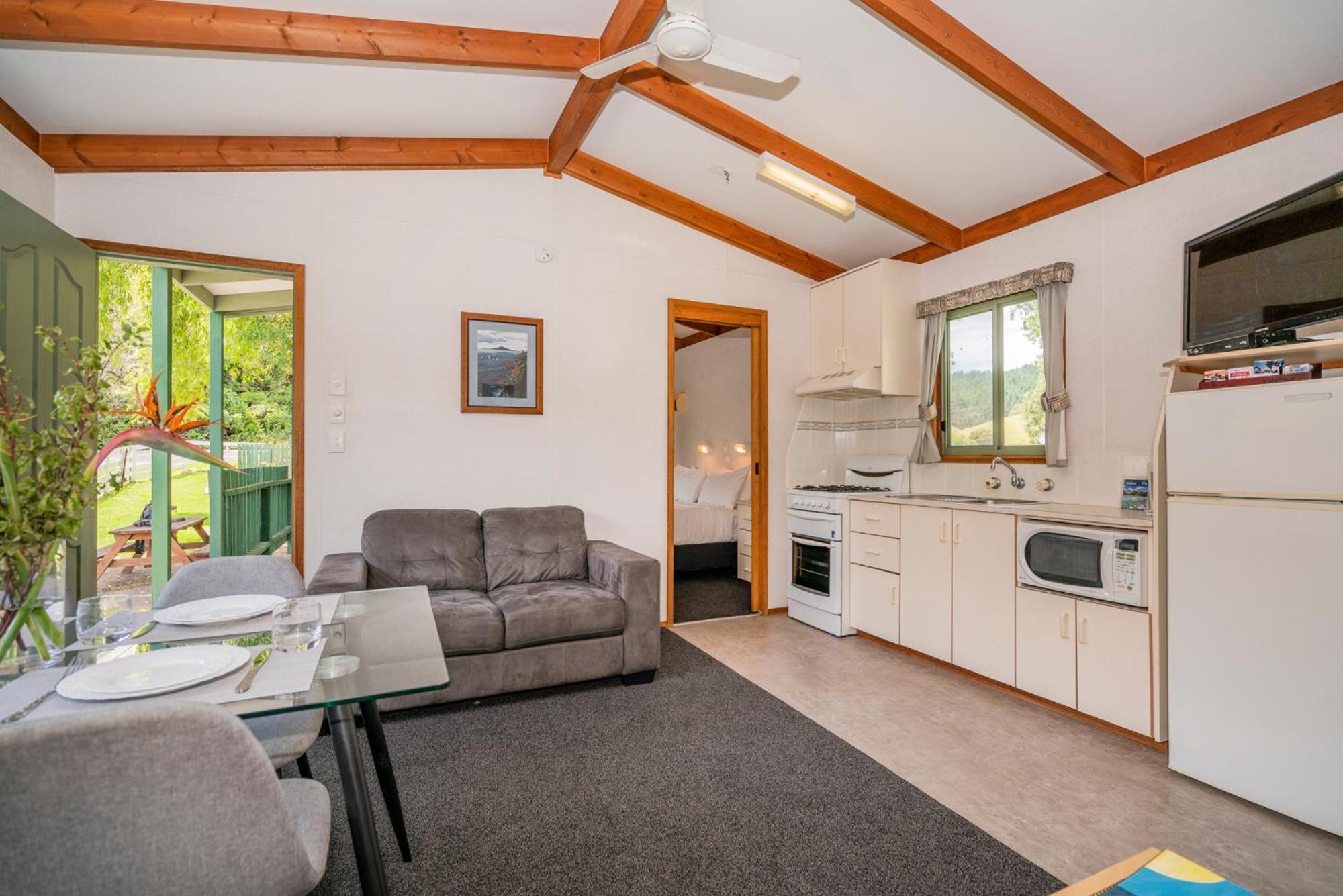 Coromandel Shelly Beach Top 10 Holiday Park Экстерьер фото