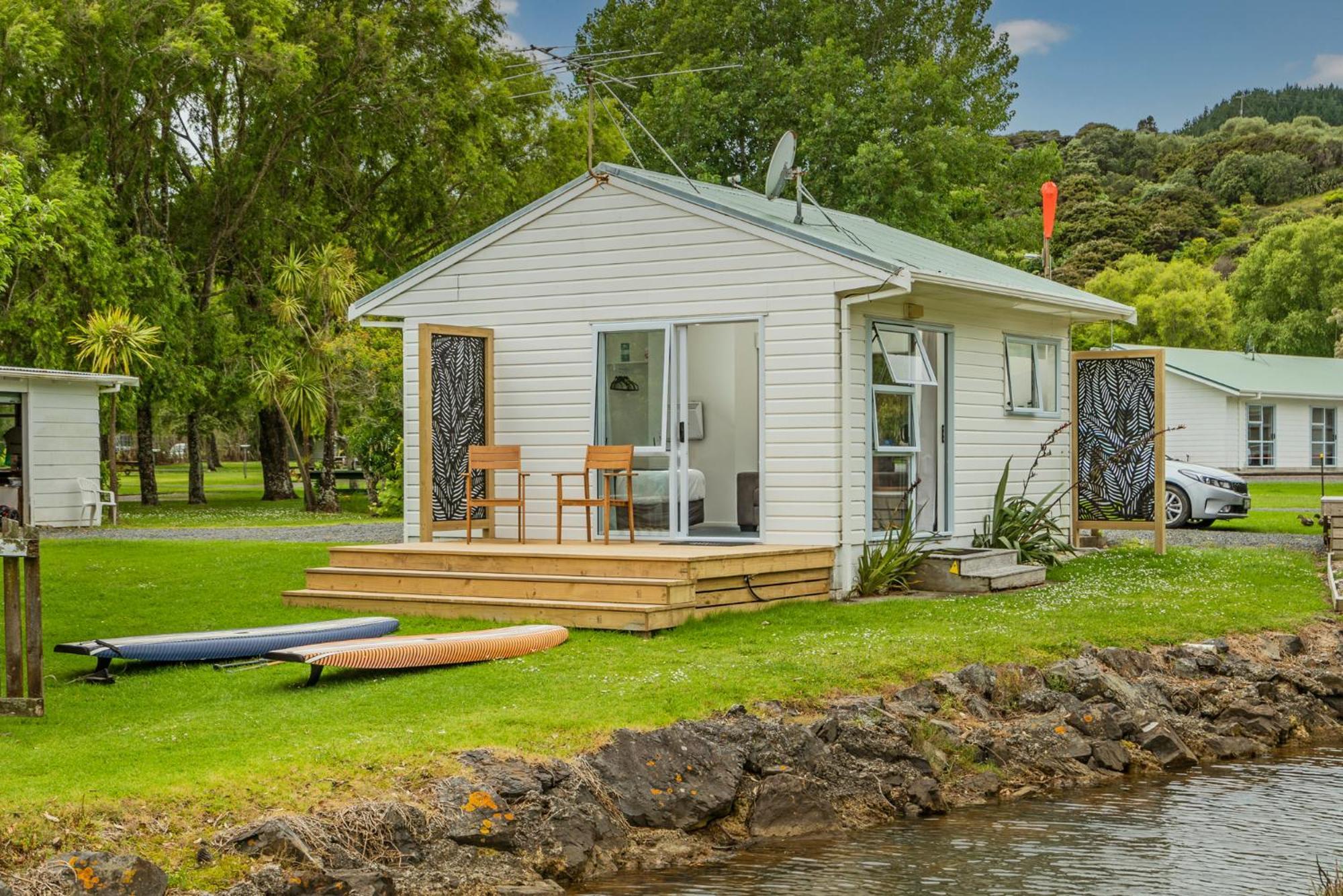 Coromandel Shelly Beach Top 10 Holiday Park Номер фото